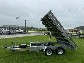 Flat Top Electric over Hydraulic Tipping Trailer